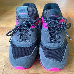 Women's New Balance 997H Athletic Shoe Black/Pink